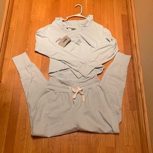 Both brand new gymshark set!!